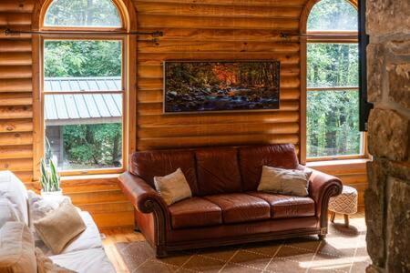 Cozy 2 Bedroom Cabin Nestled In Wooded Hideaway Monterey Bagian luar foto