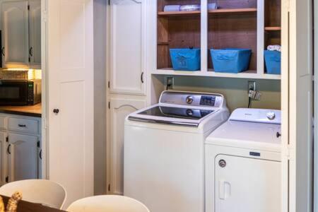 Cozy 2 Bedroom Cabin Nestled In Wooded Hideaway Monterey Bagian luar foto