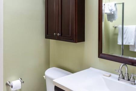 Cozy 2 Bedroom Cabin Nestled In Wooded Hideaway Monterey Bagian luar foto