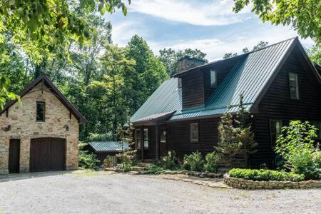 Cozy 2 Bedroom Cabin Nestled In Wooded Hideaway Monterey Bagian luar foto