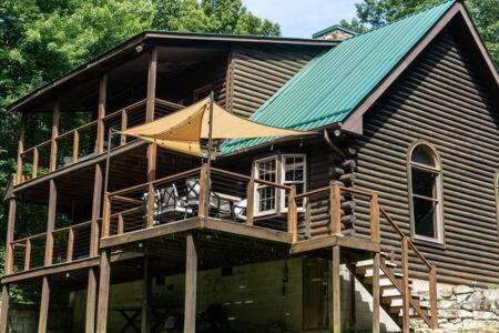 Cozy 2 Bedroom Cabin Nestled In Wooded Hideaway Monterey Bagian luar foto